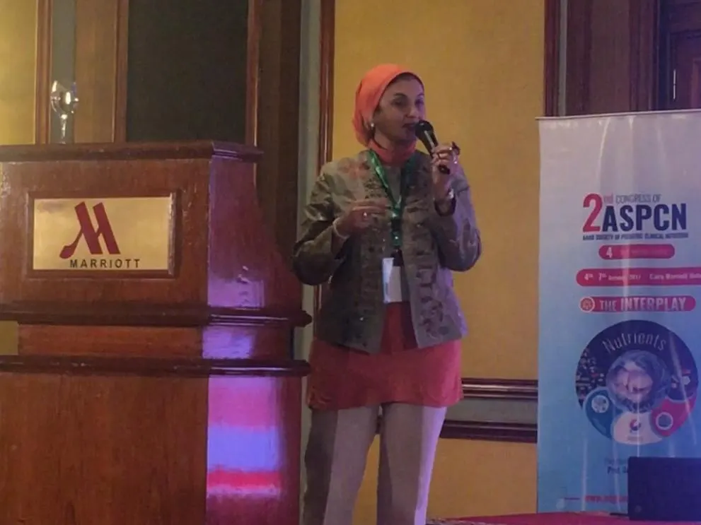 د. هبة تقدّم عرضًا في مؤتمر لتغذية الأطفال الإكلينيكية